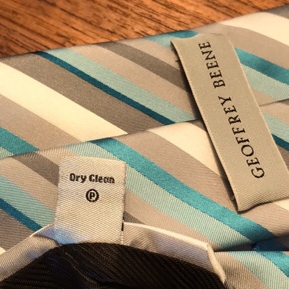 Geoffrey Beene Handmade Diagonal Striped Tie - Picture 11 of 11